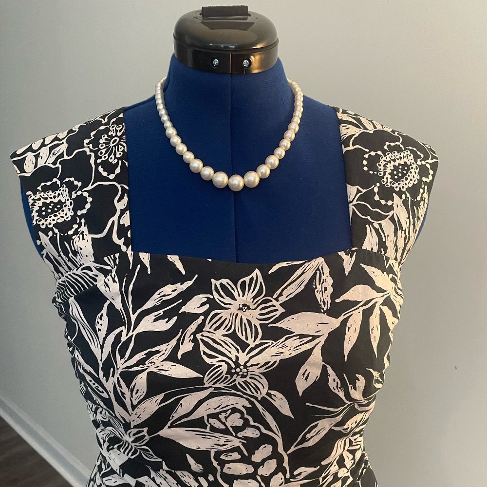 Signature By Robbie Bee, Black & White Dress. Size 12